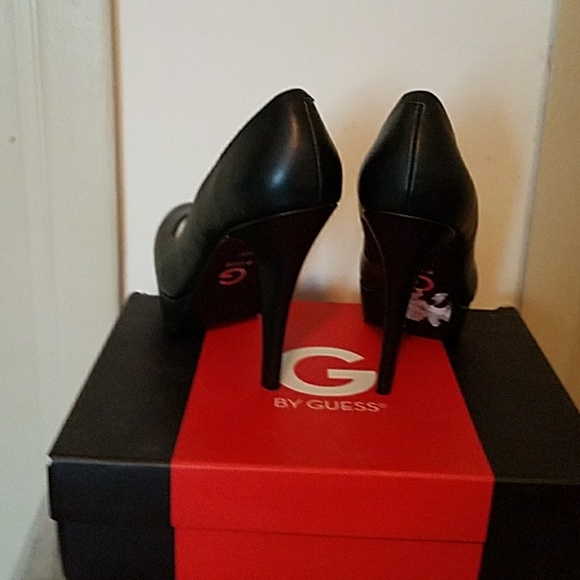 Guess platform pumps - Picture 3 of 5